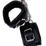 ZADO - kožené putá na zápästie a karabína (čierne) od značky ZADO