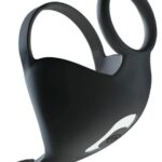 Rebel - akumulátorový krúžok na penis a semenníky s vibráciou (čierny) od značky Rebel